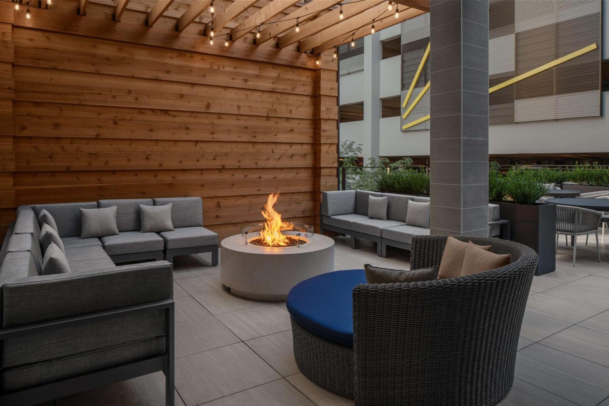 Homewood Suites By Hilton Charlotte Uptown First Ward Dış mekan fotoğraf
